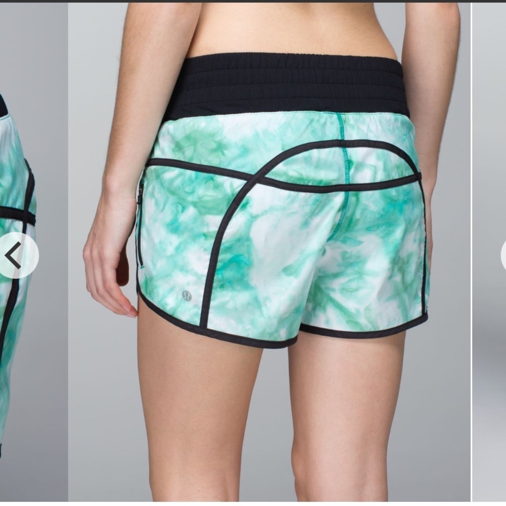Lululemon Tracker Short II *2-way Stretch
Spray Dye White Blue Tropics / Black